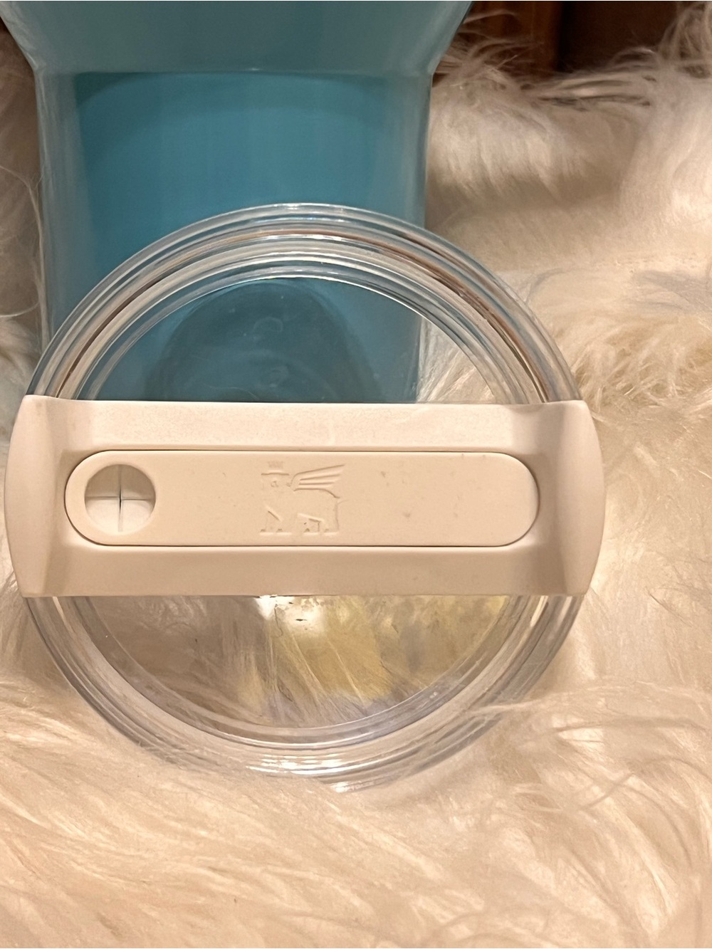 Stanley limited edition Ombre White and Light Blue Travel Mug 40 onz - Picture 5 of 9